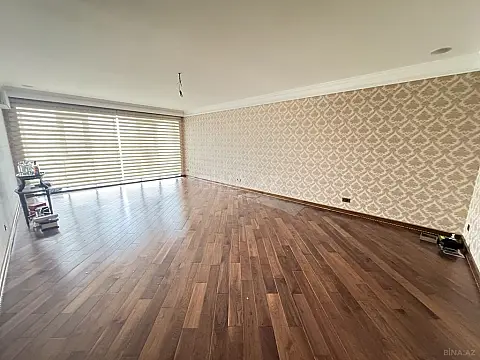 Satılır 3 otaqlı mənzil 215 m²