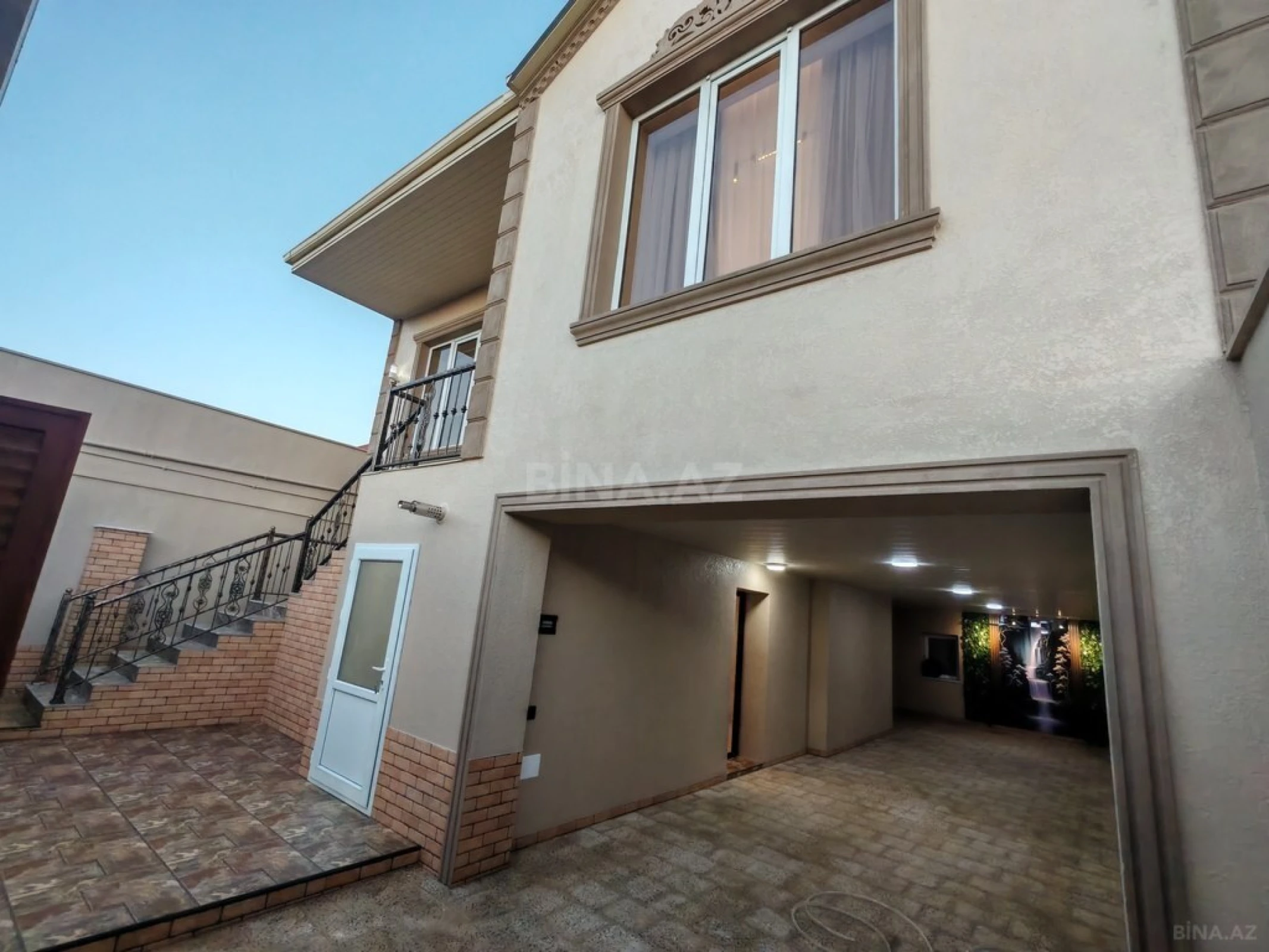 Satılır 6 otaqlı həyət evi 180 m²