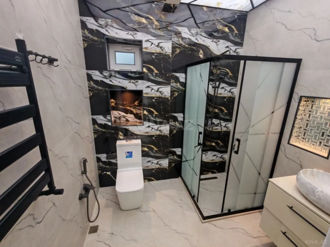 Satılır 6 otaqlı həyət evi 180 m²