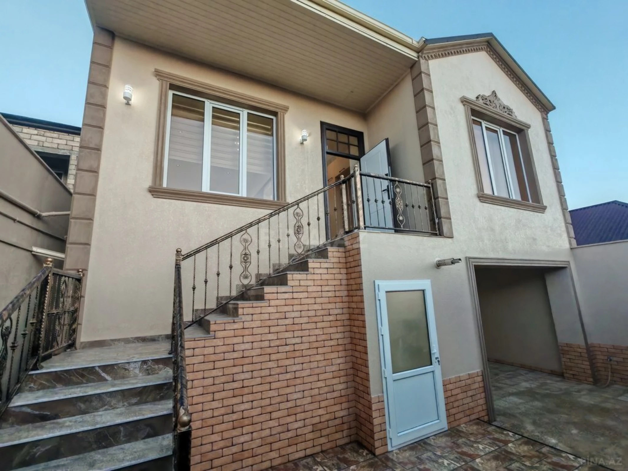 Satılır 6 otaqlı həyət evi 180 m²