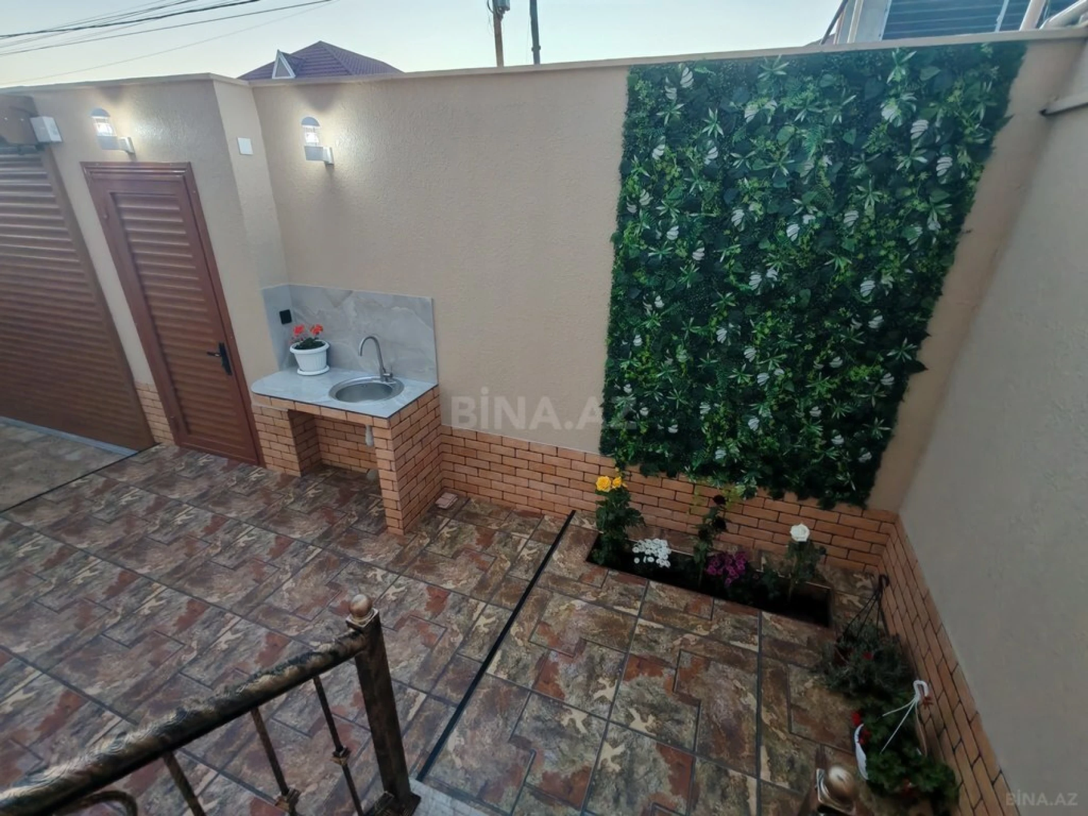 Satılır 6 otaqlı həyət evi 180 m²