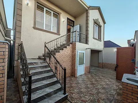 Satılır 6 otaqlı həyət evi 180 m²