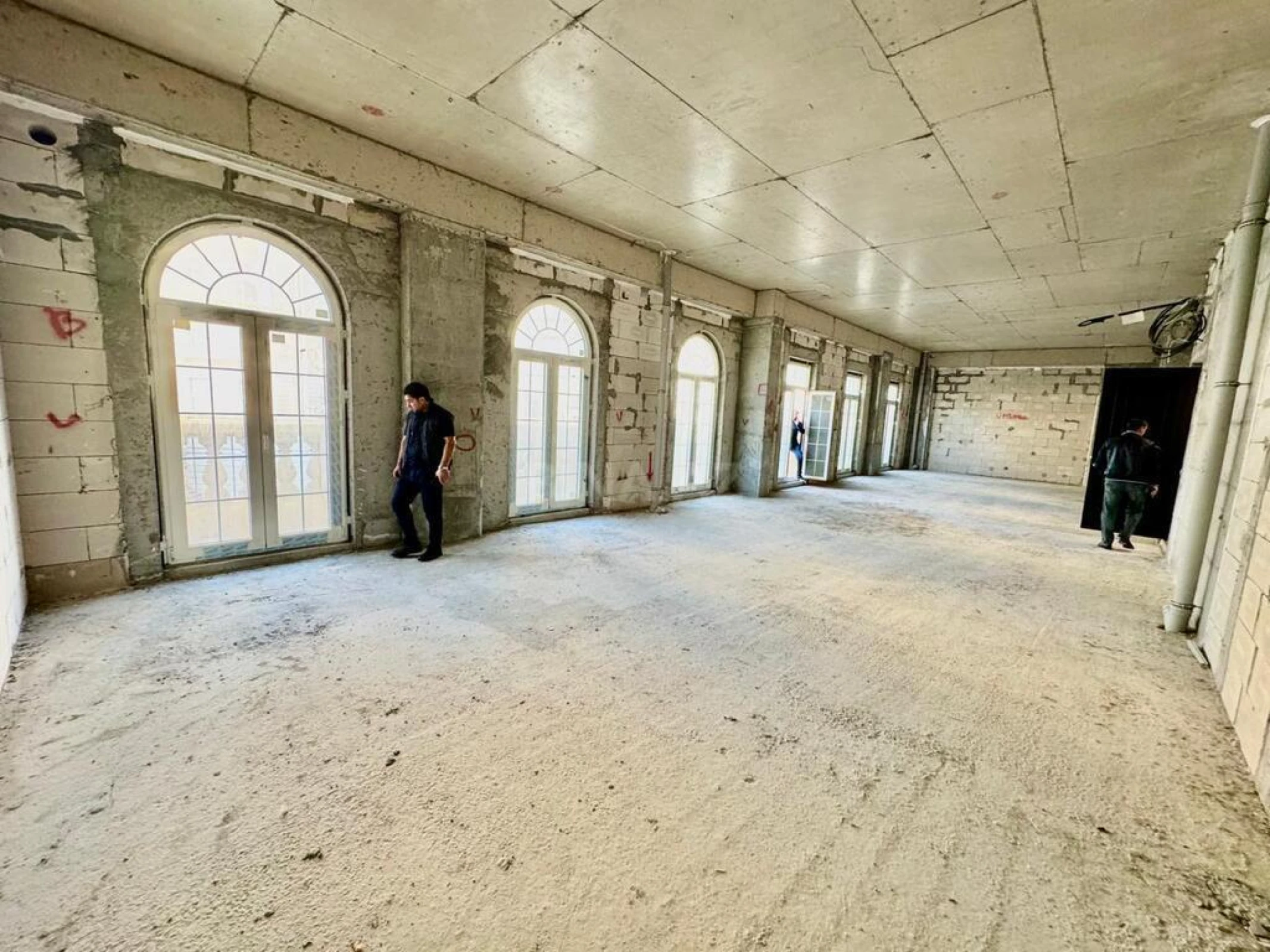 Satılır 3 otaqlı mənzil 145 m²