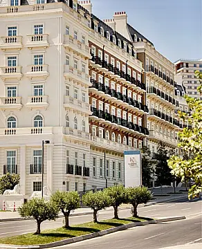 Satılır 3 otaqlı mənzil 145 m²