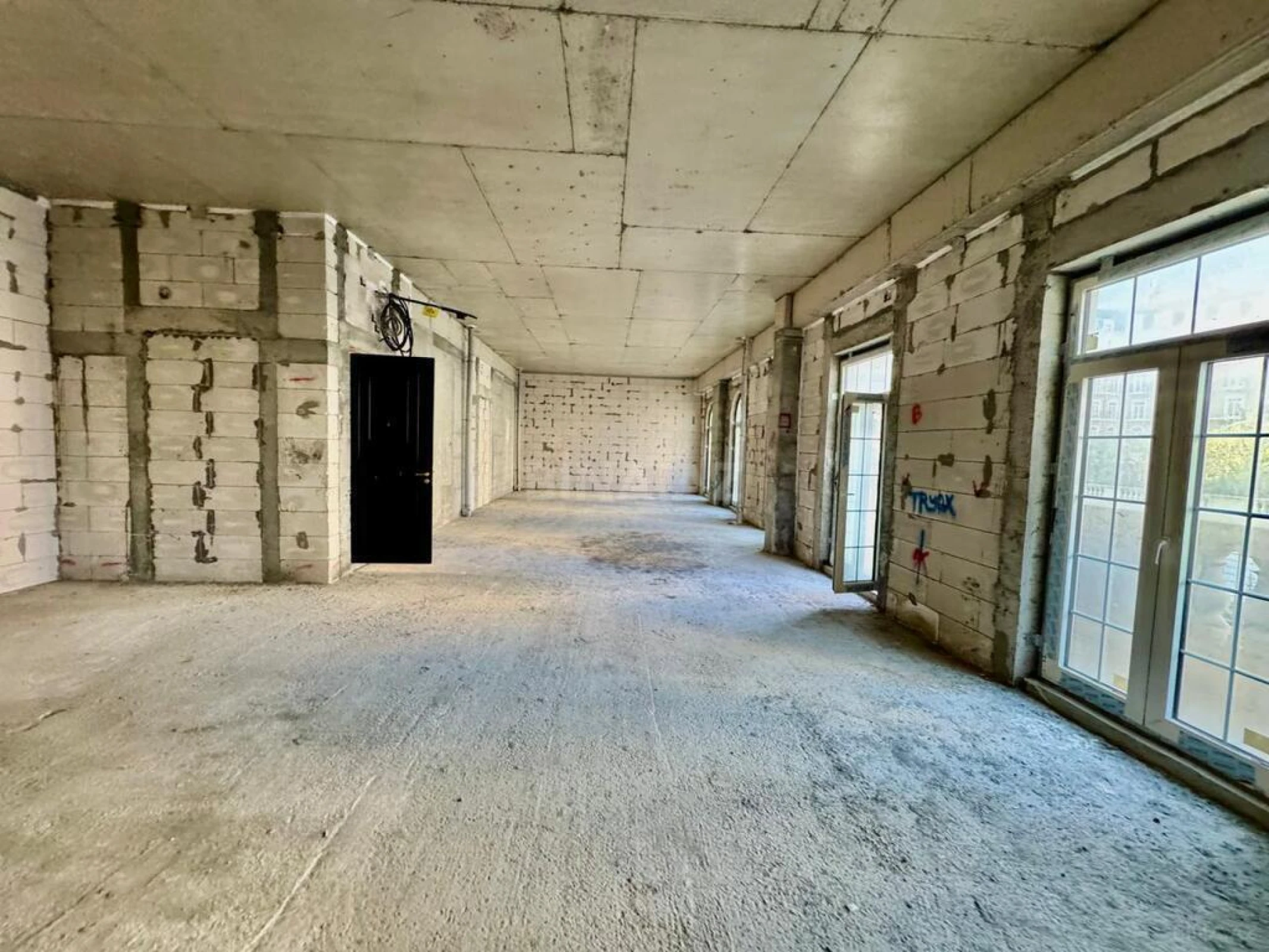 Satılır 3 otaqlı mənzil 145 m²