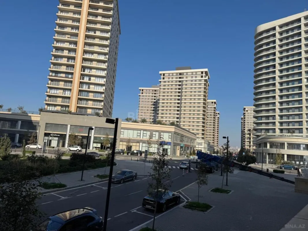 Satılır 3 otaqlı mənzil 145 m²