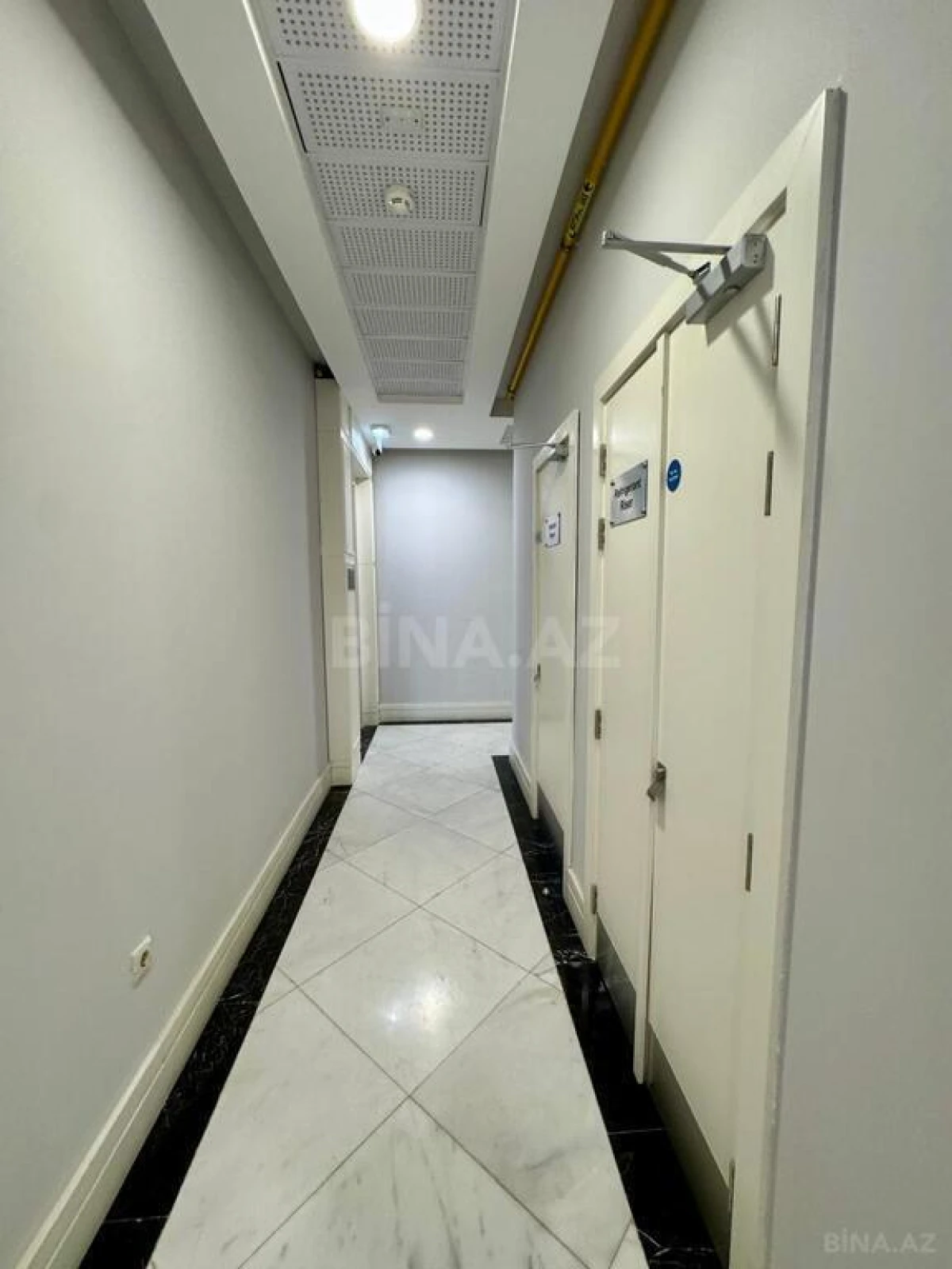 Satılır 3 otaqlı mənzil 145 m²