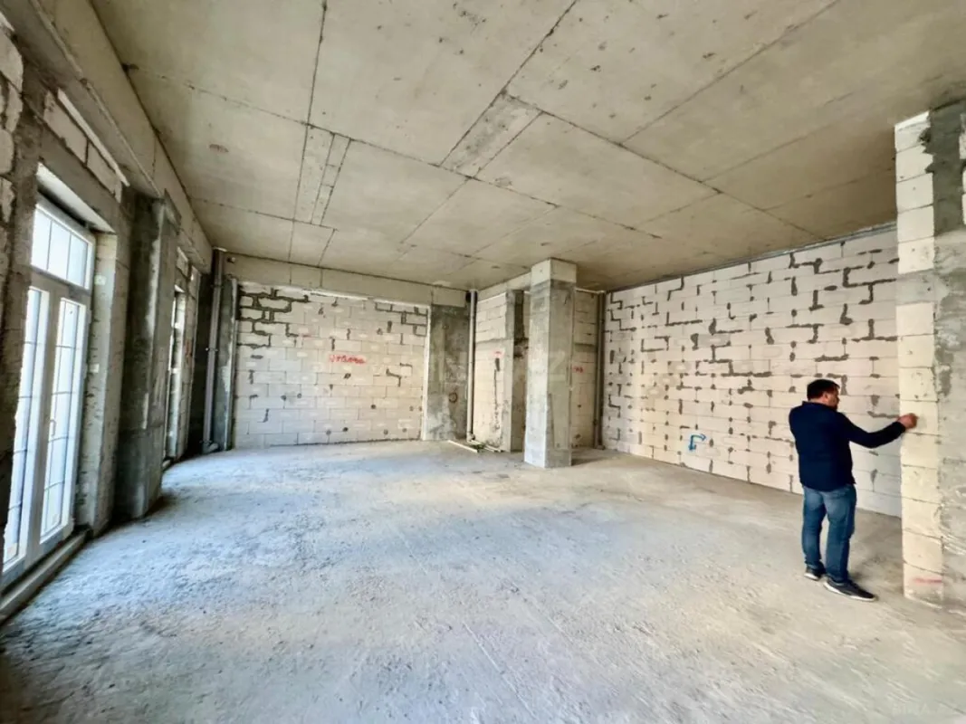 Satılır 3 otaqlı mənzil 145 m²