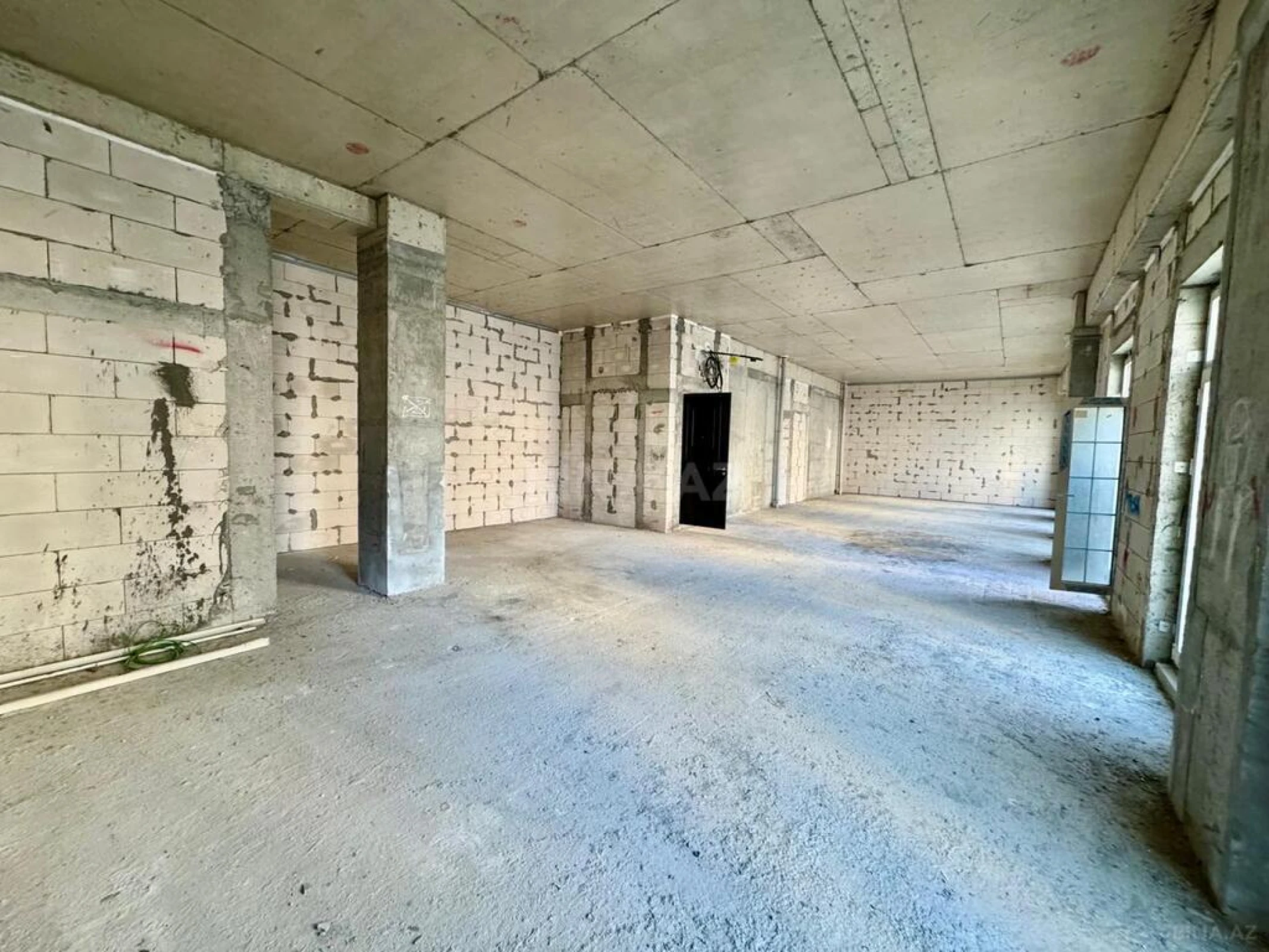 Satılır 3 otaqlı mənzil 145 m²