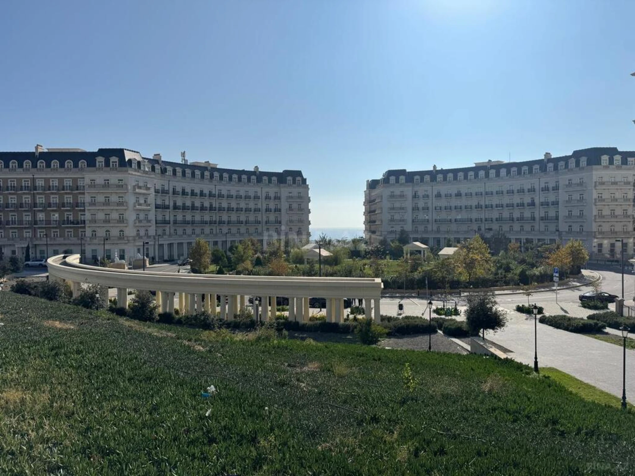 Satılır 3 otaqlı mənzil 145 m²