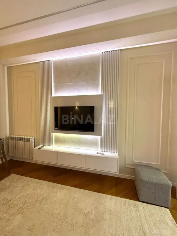 Kirayə verilir 2 otaqlı mənzil 75 m²