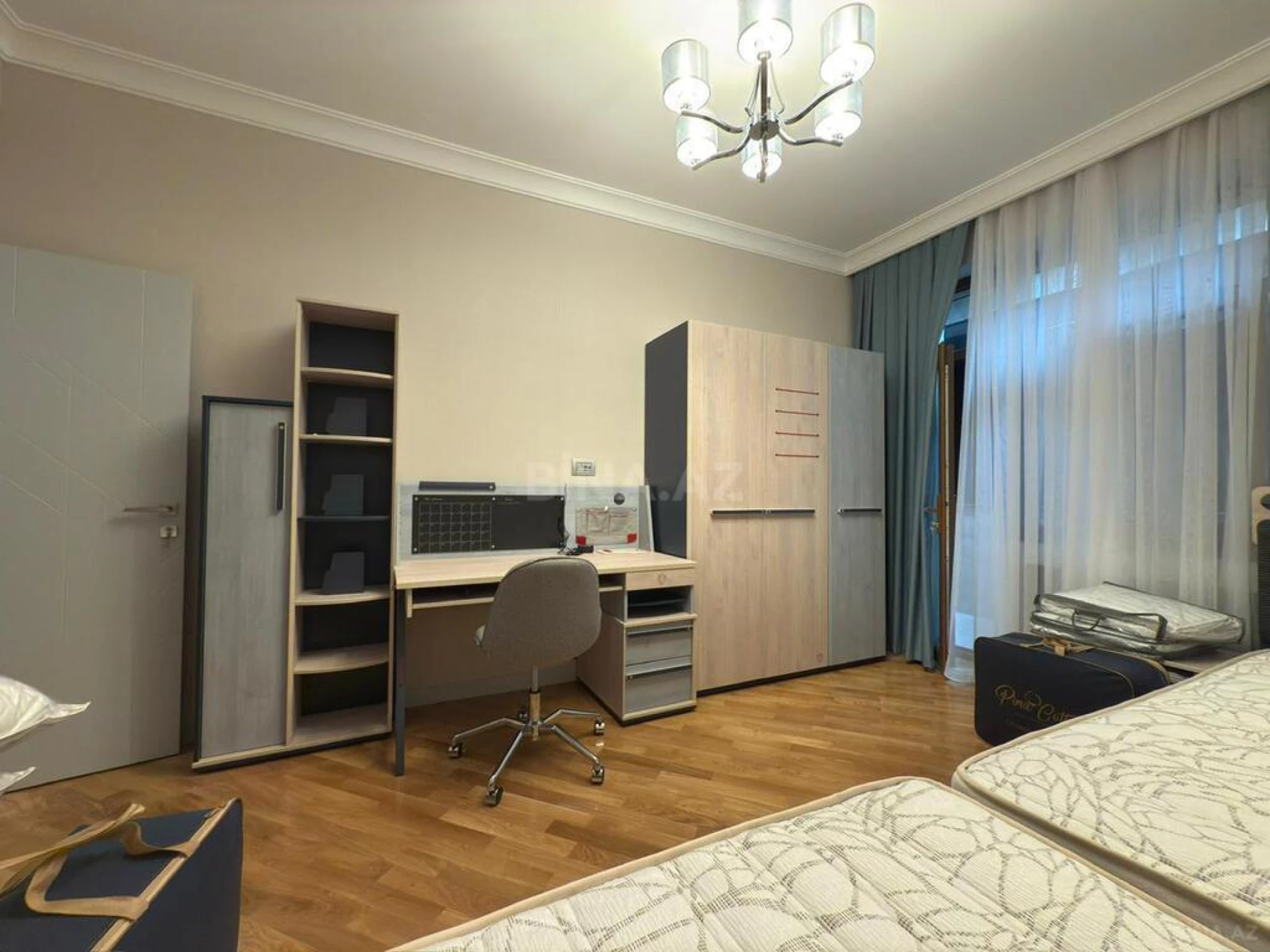 Satılır 3 otaqlı mənzil 108 m²