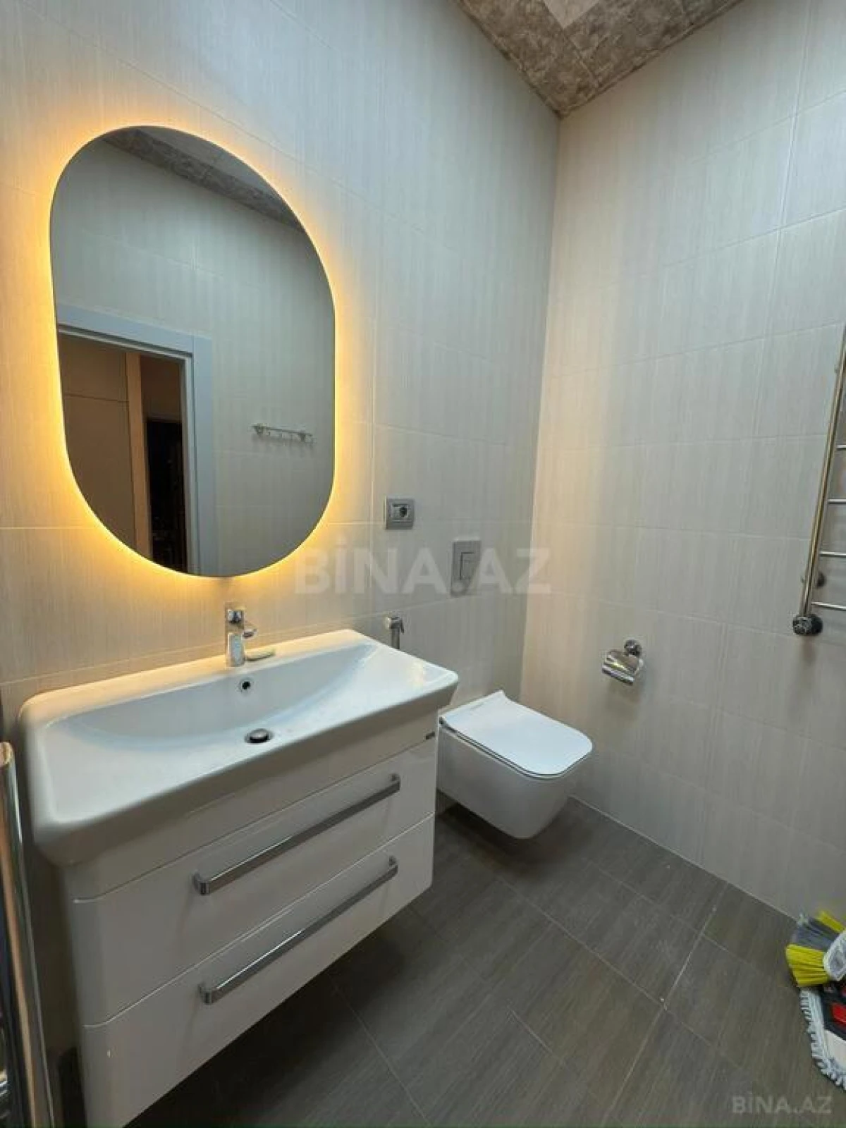 Satılır 3 otaqlı mənzil 108 m²