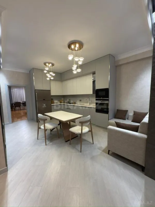 Satılır 3 otaqlı mənzil 108 m²