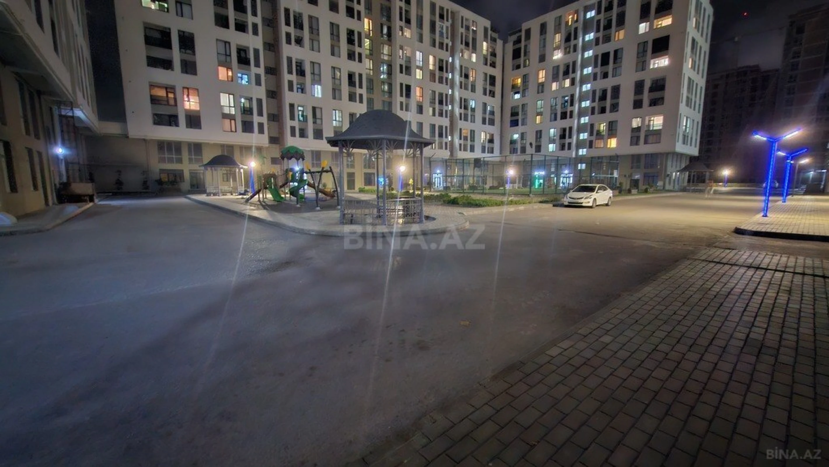 Satılır 4 otaqlı mənzil 107 m²