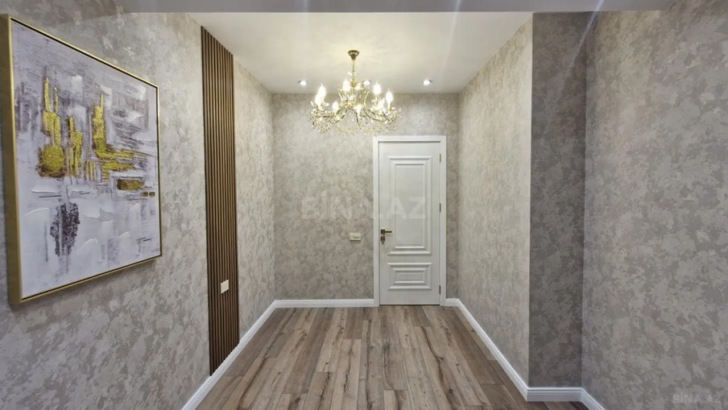 Satılır 4 otaqlı mənzil 107 m²