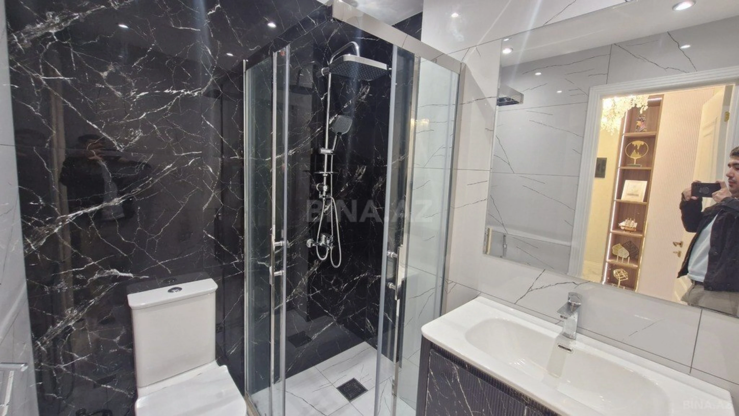 Satılır 4 otaqlı mənzil 107 m²