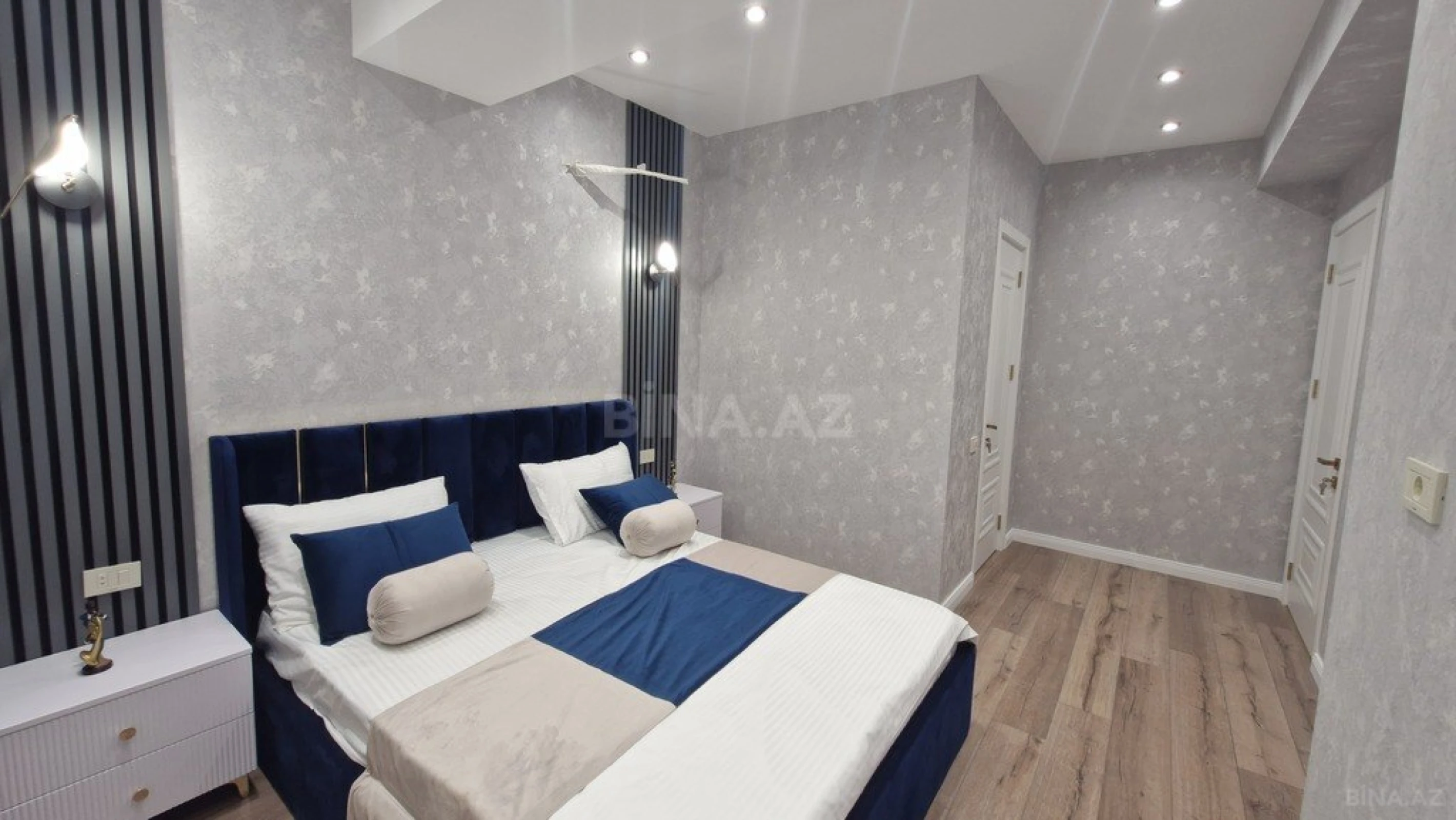 Satılır 4 otaqlı mənzil 107 m²