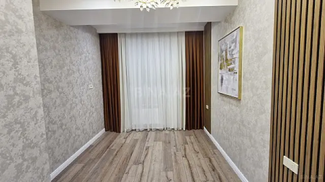 Satılır 4 otaqlı mənzil 107 m²