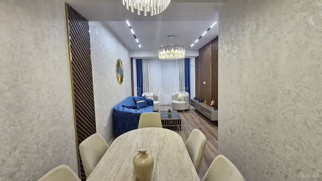 Satılır 4 otaqlı mənzil 107 m²