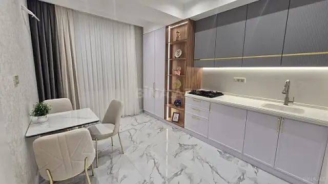 Satılır 4 otaqlı mənzil 107 m²
