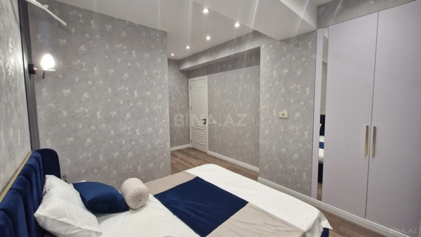 Satılır 4 otaqlı mənzil 107 m²