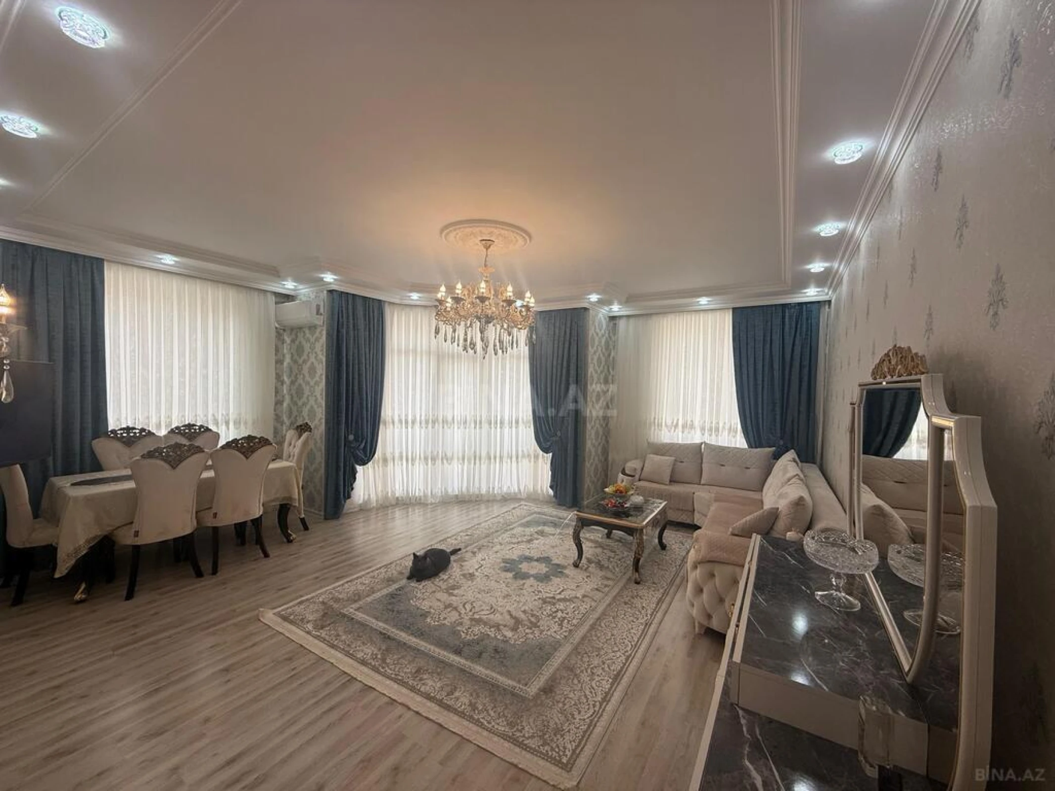 Satılır 3 otaqlı mənzil 115 m²