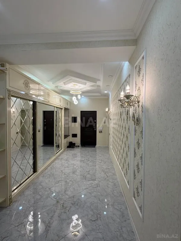 Satılır 3 otaqlı mənzil 115 m²