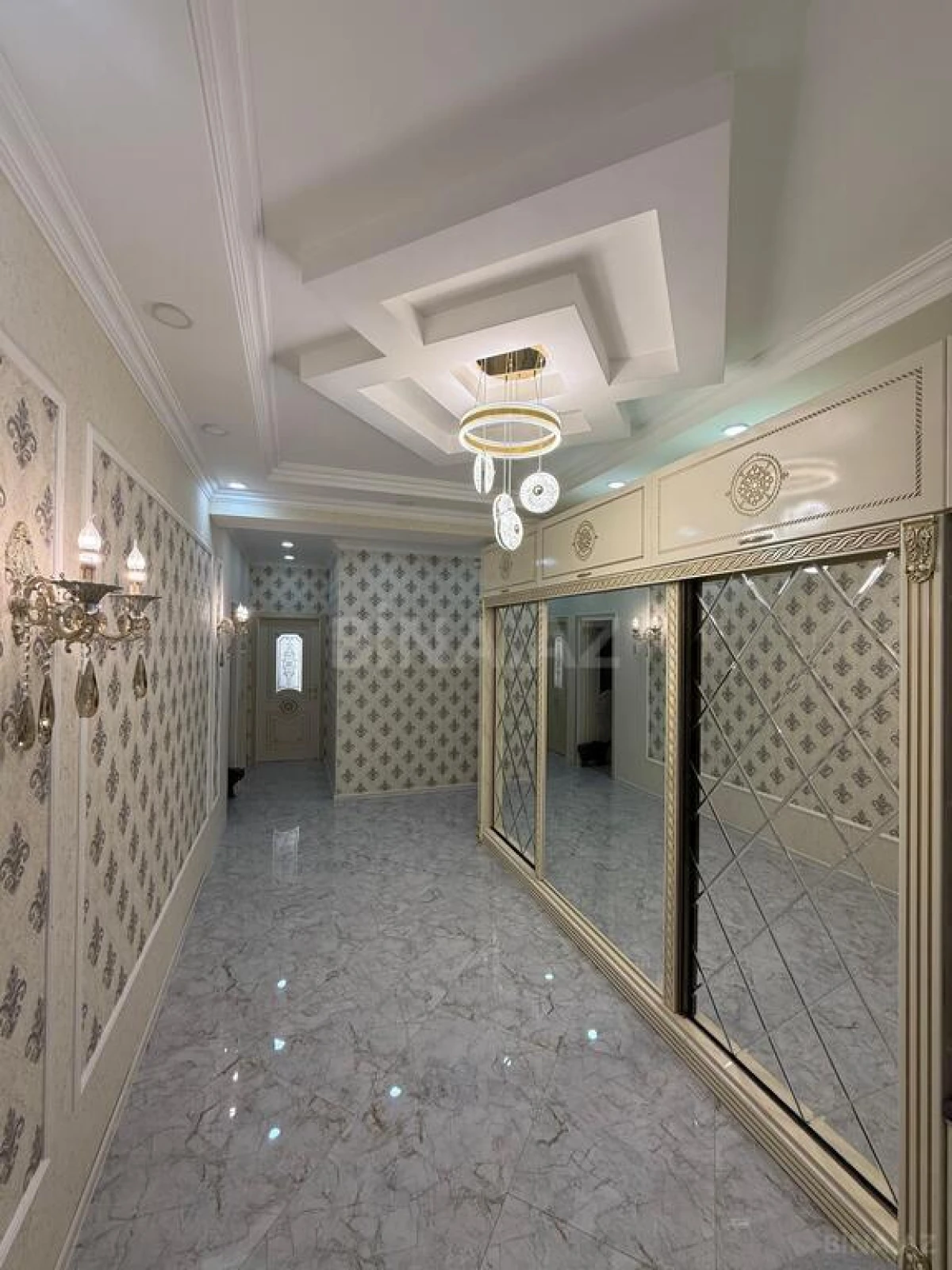 Satılır 3 otaqlı mənzil 115 m²