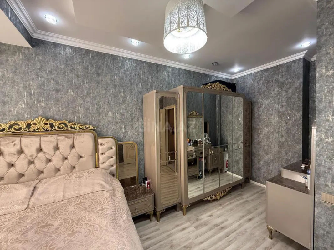 Satılır 3 otaqlı mənzil 115 m²