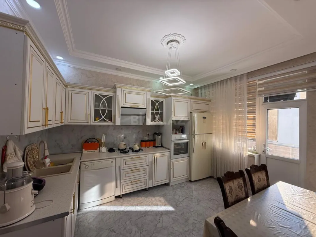 Satılır 3 otaqlı mənzil 115 m²