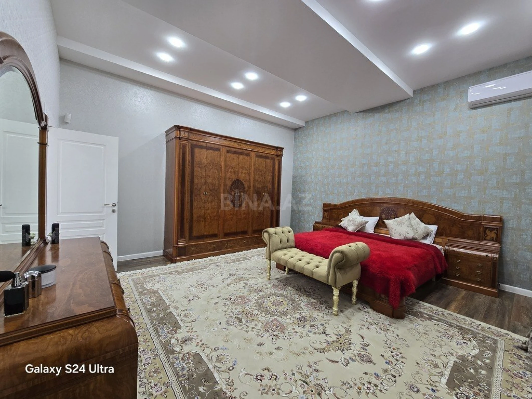 Satılır 4 otaqlı həyət evi 200 m²