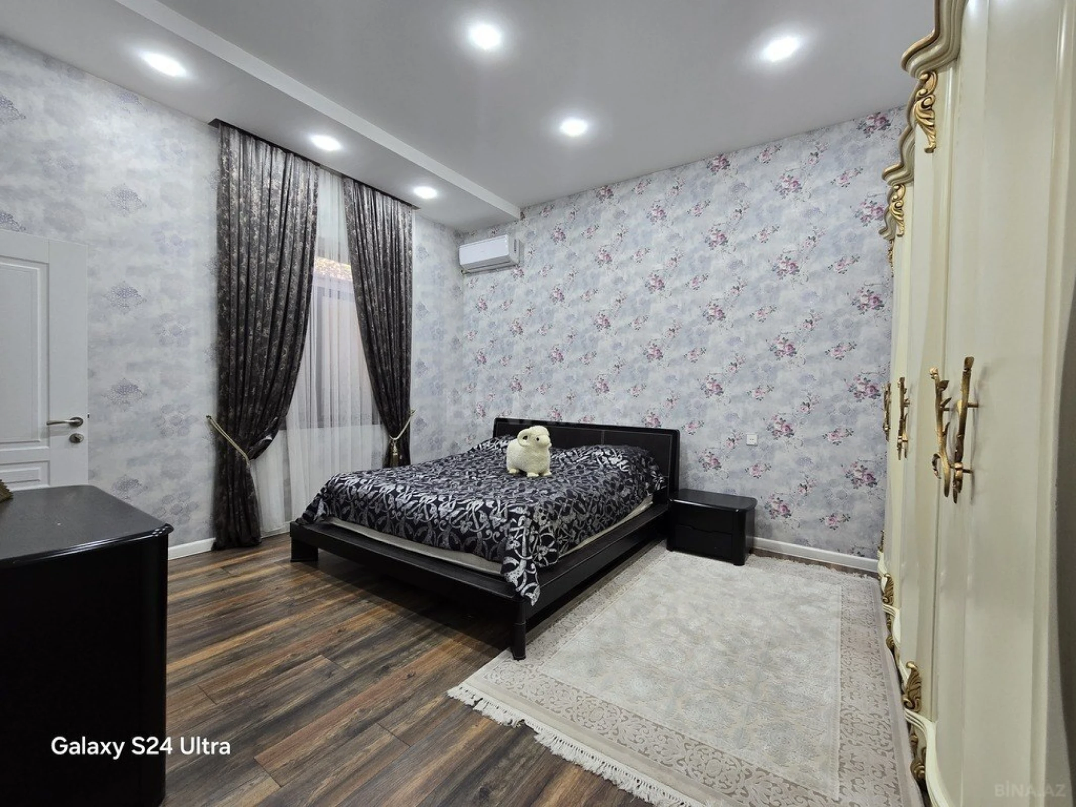 Satılır 4 otaqlı həyət evi 200 m²