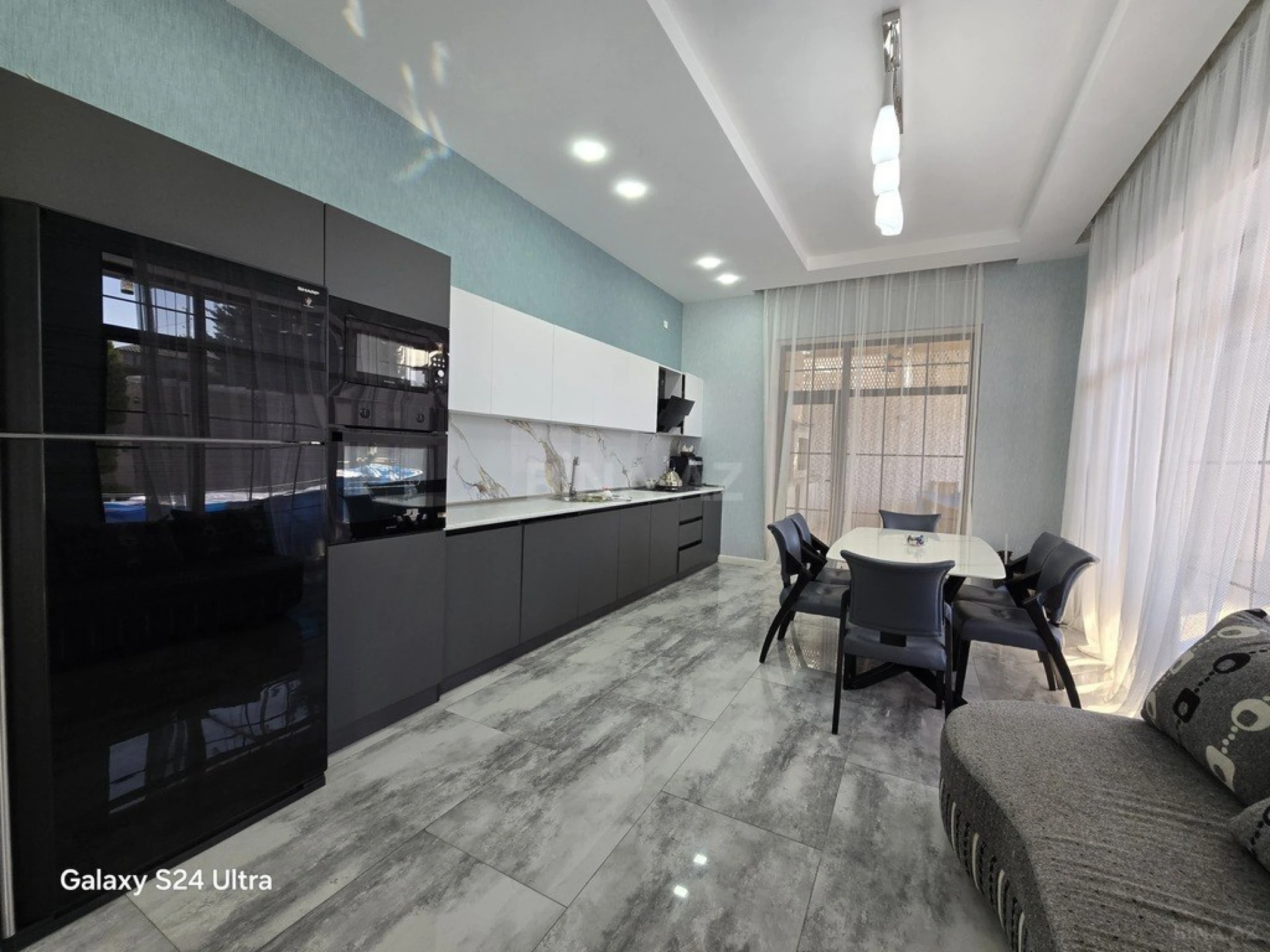 Satılır 4 otaqlı həyət evi 200 m²