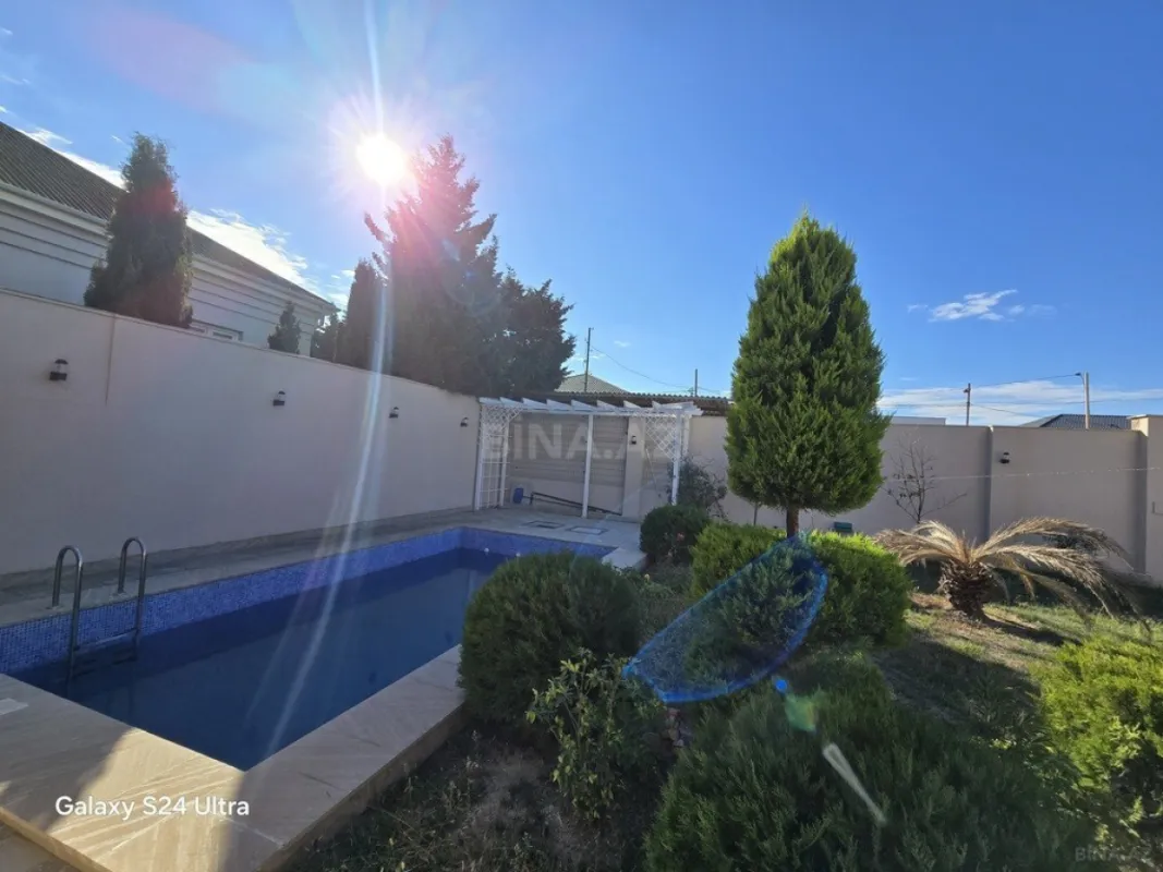 Satılır 4 otaqlı həyət evi 200 m²