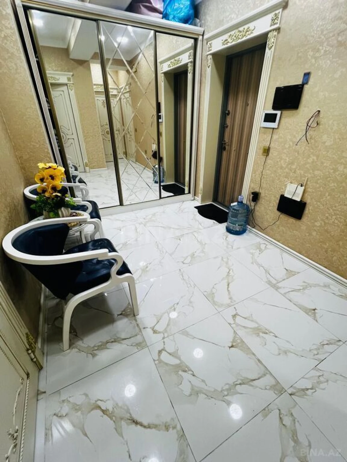 Satılır 2 otaqlı mənzil 65 m²