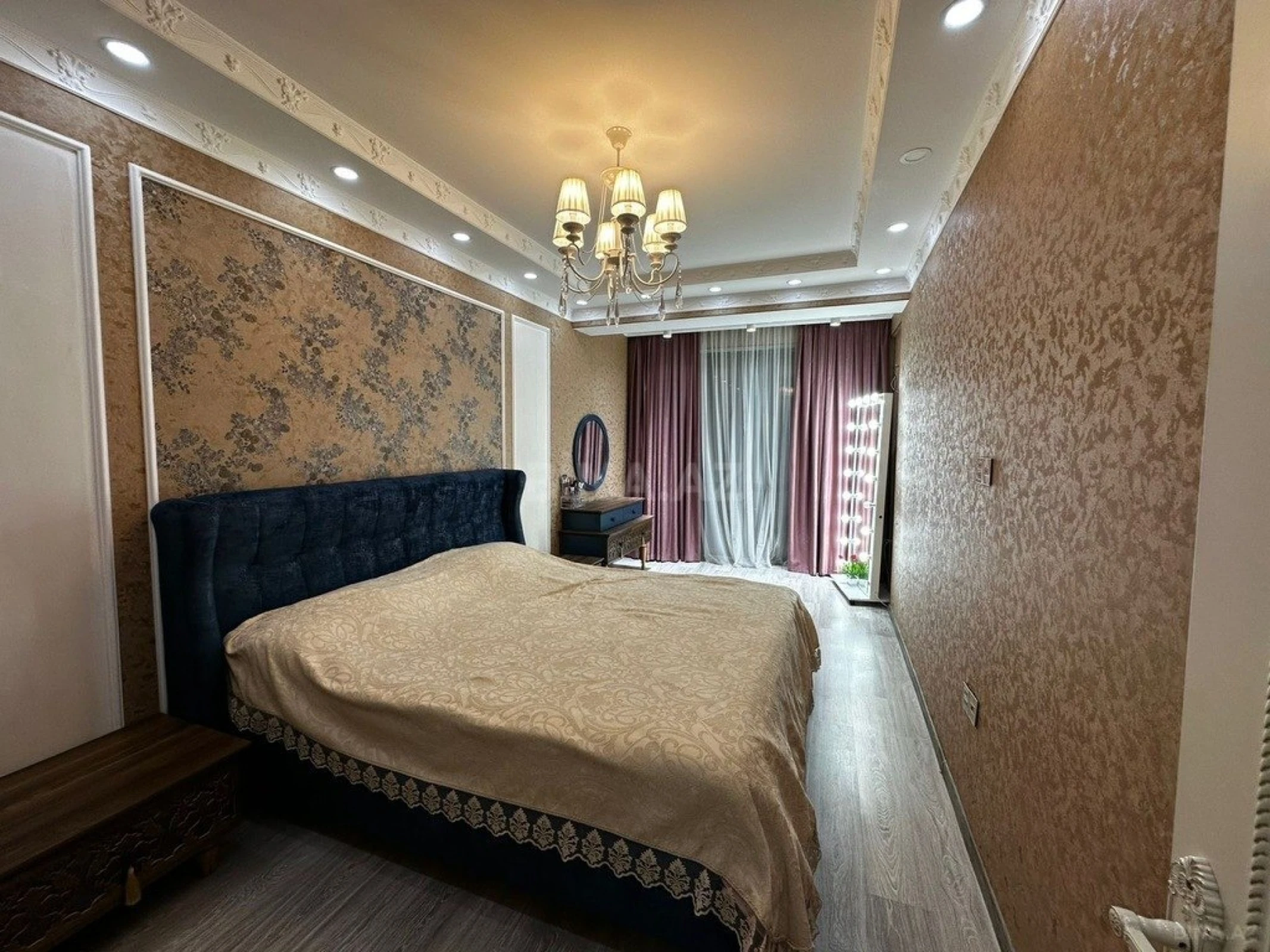 Satılır 2 otaqlı mənzil 65 m²