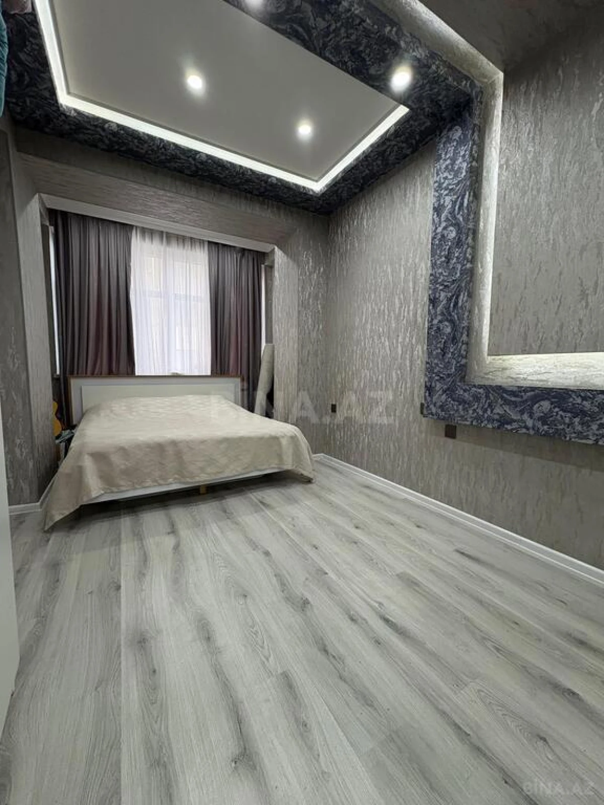 Satılır 2 otaqlı mənzil 68 m²