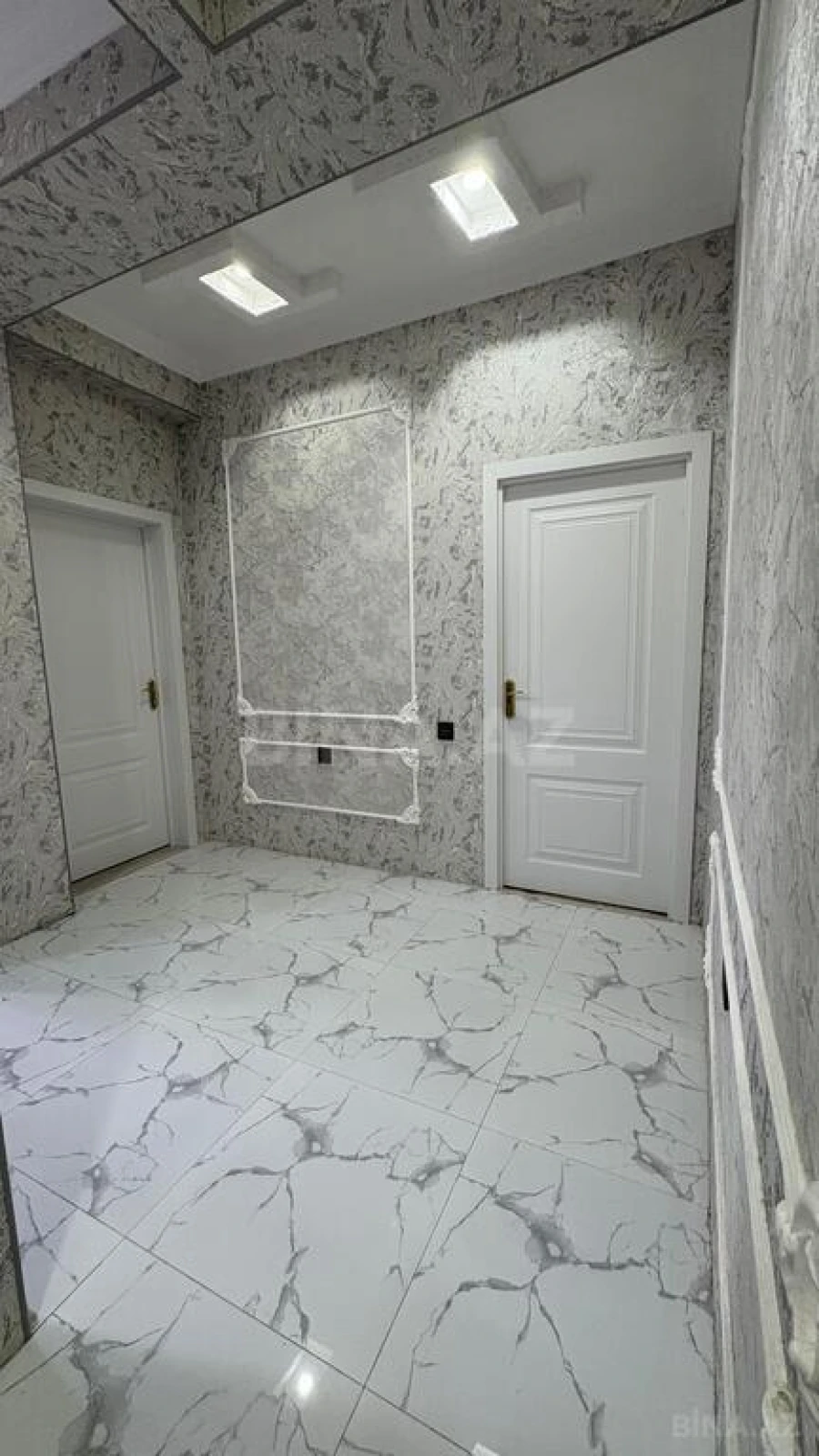 Satılır 2 otaqlı mənzil 68 m²