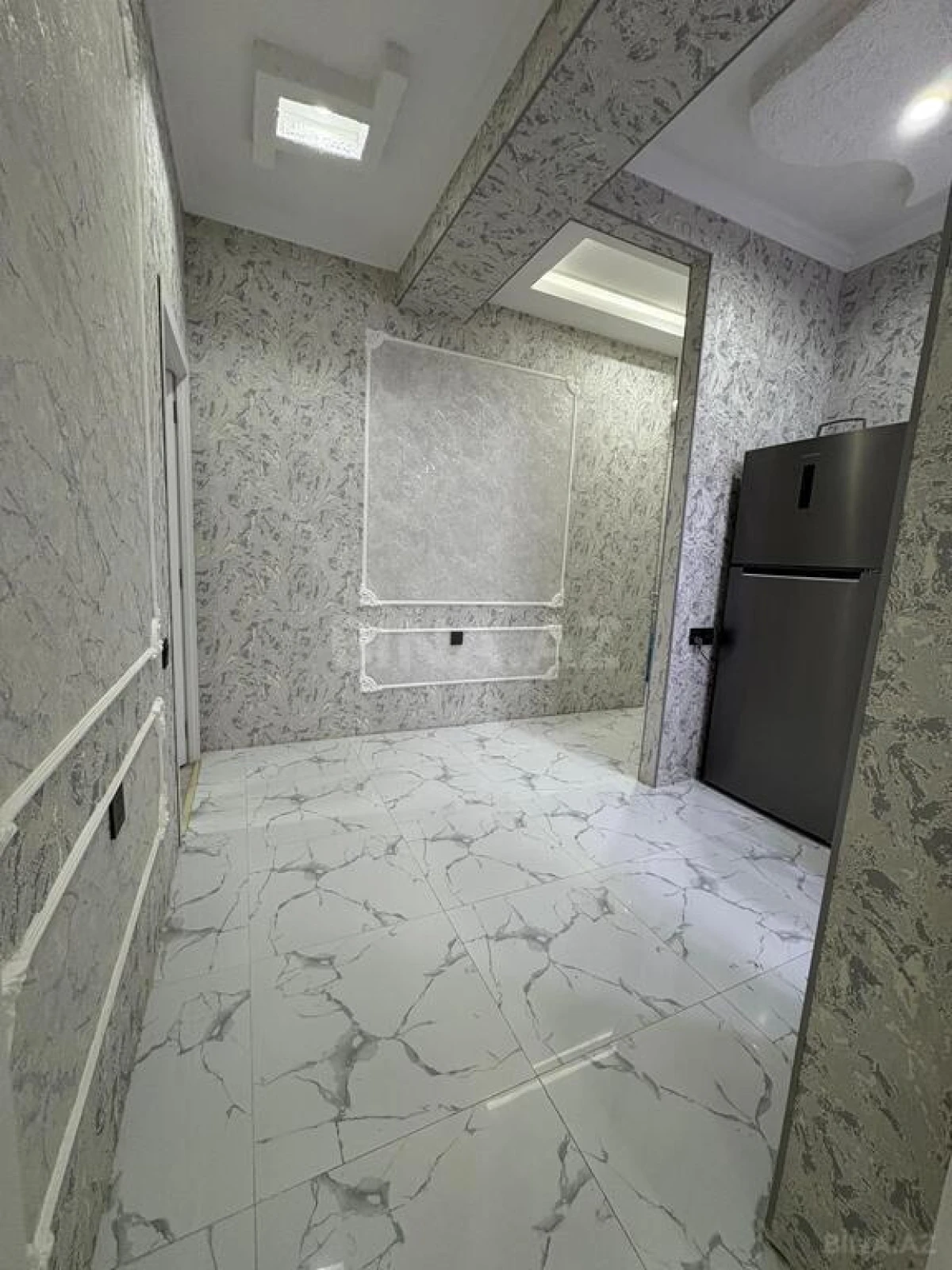 Satılır 2 otaqlı mənzil 68 m²