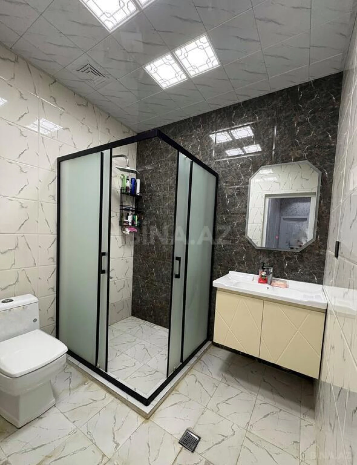 Satılır 2 otaqlı mənzil 68 m²