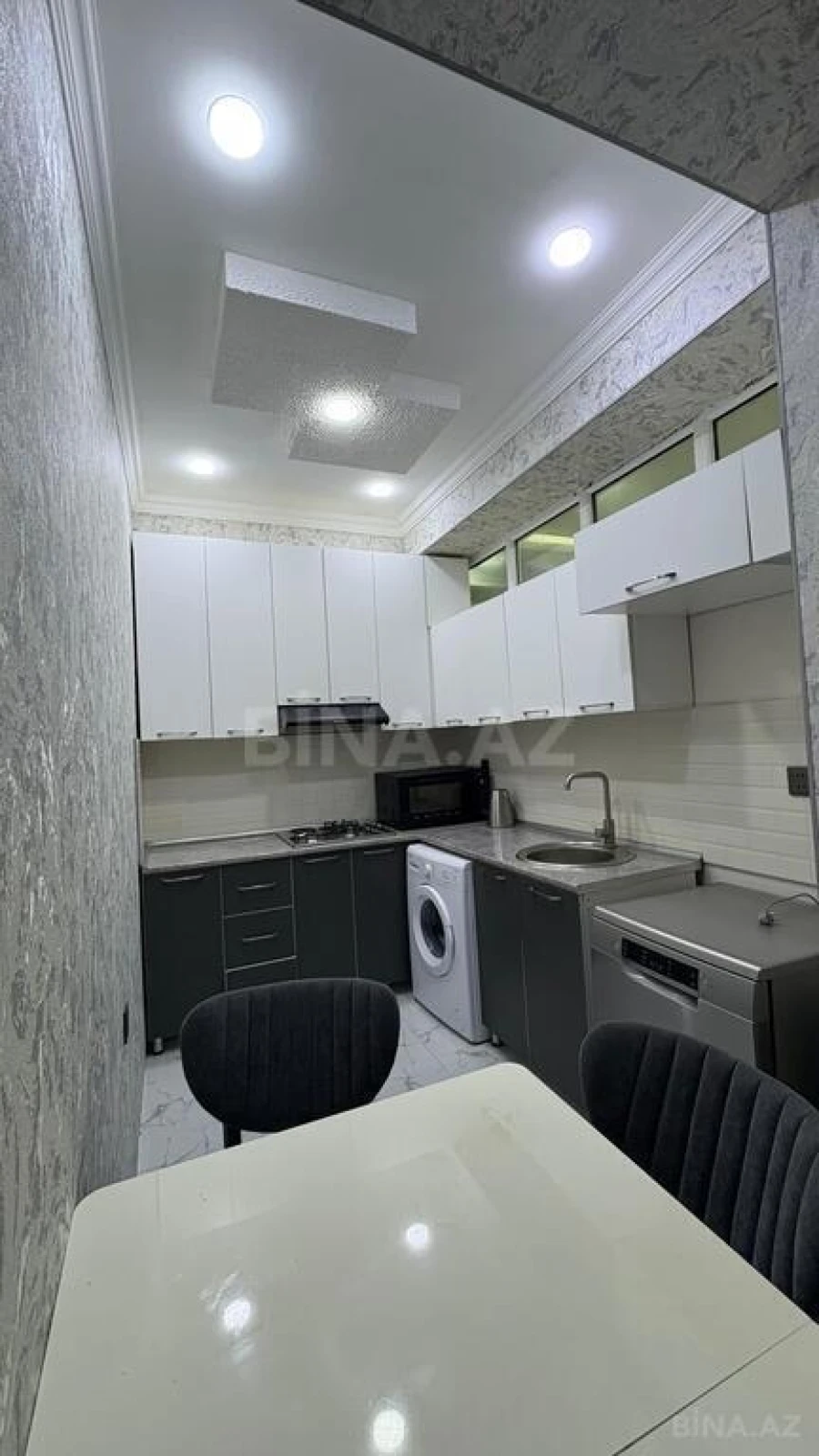 Satılır 2 otaqlı mənzil 68 m²