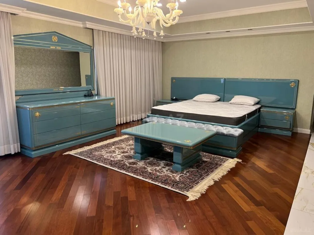 Kirayə verilir 6 otaqlı mənzil 400 m²