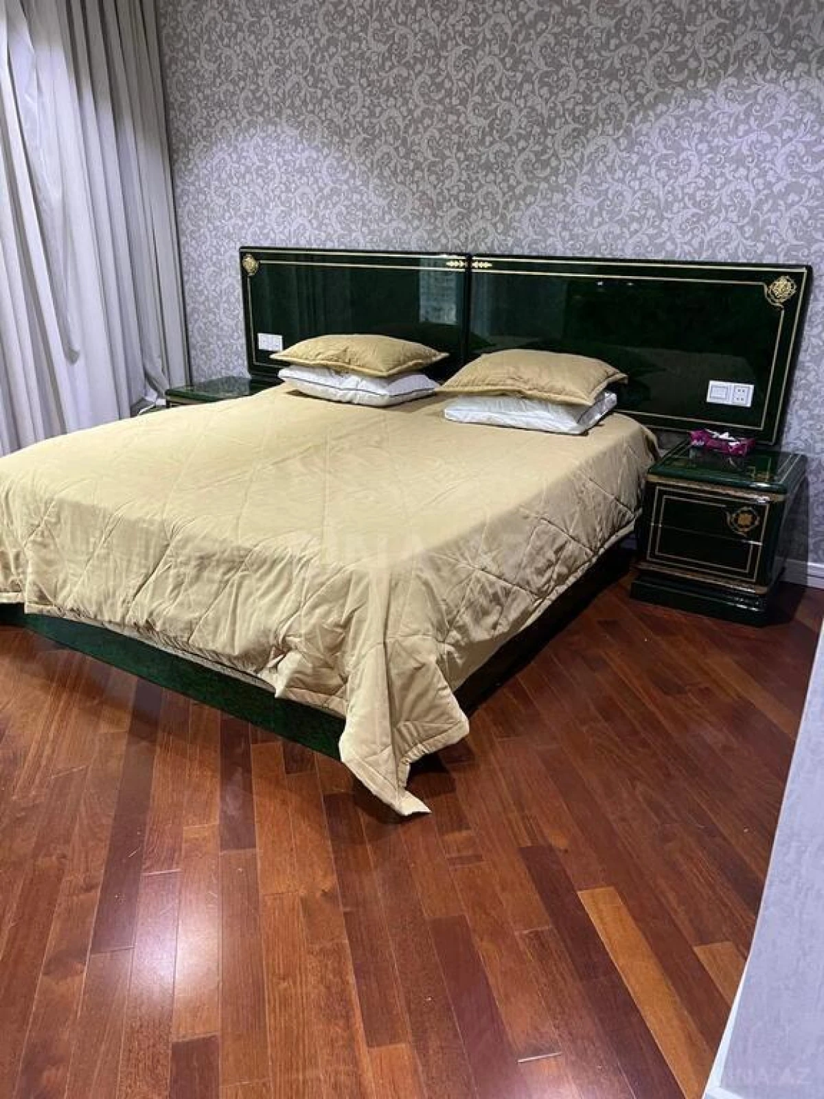 Kirayə verilir 6 otaqlı mənzil 400 m²