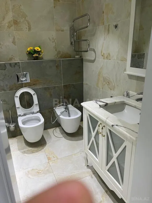 Kirayə verilir 6 otaqlı mənzil 400 m²