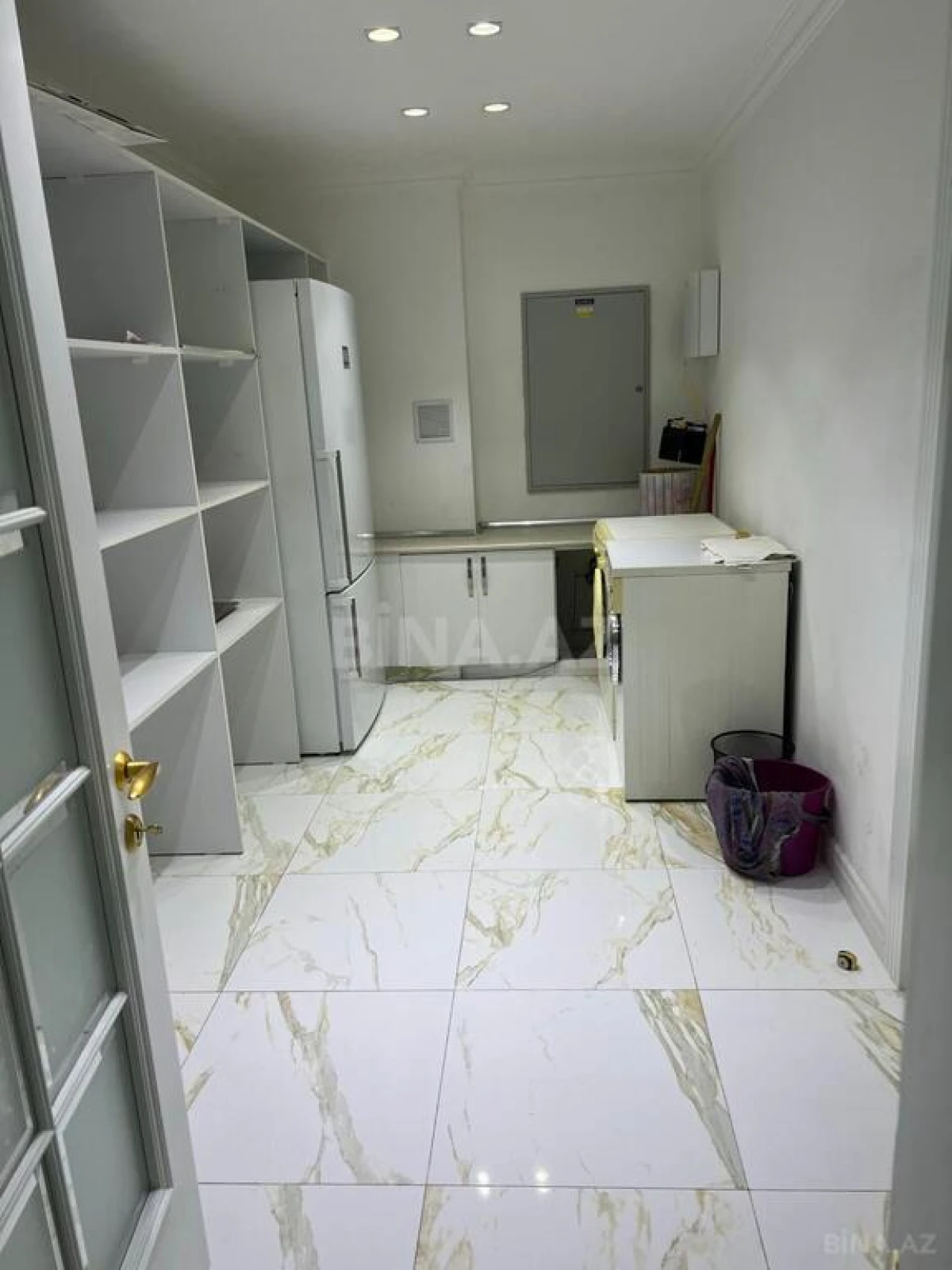 Kirayə verilir 6 otaqlı mənzil 400 m²