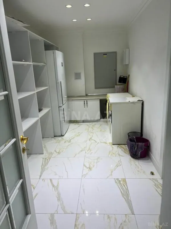 Kirayə verilir 6 otaqlı mənzil 400 m²