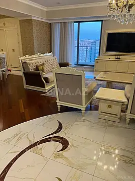 Kirayə verilir 6 otaqlı mənzil 400 m²