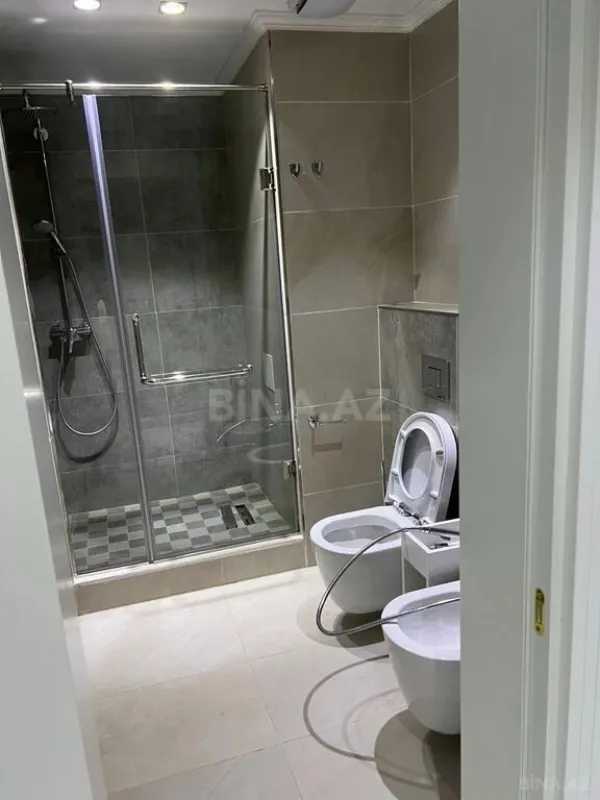 Kirayə verilir 6 otaqlı mənzil 400 m²