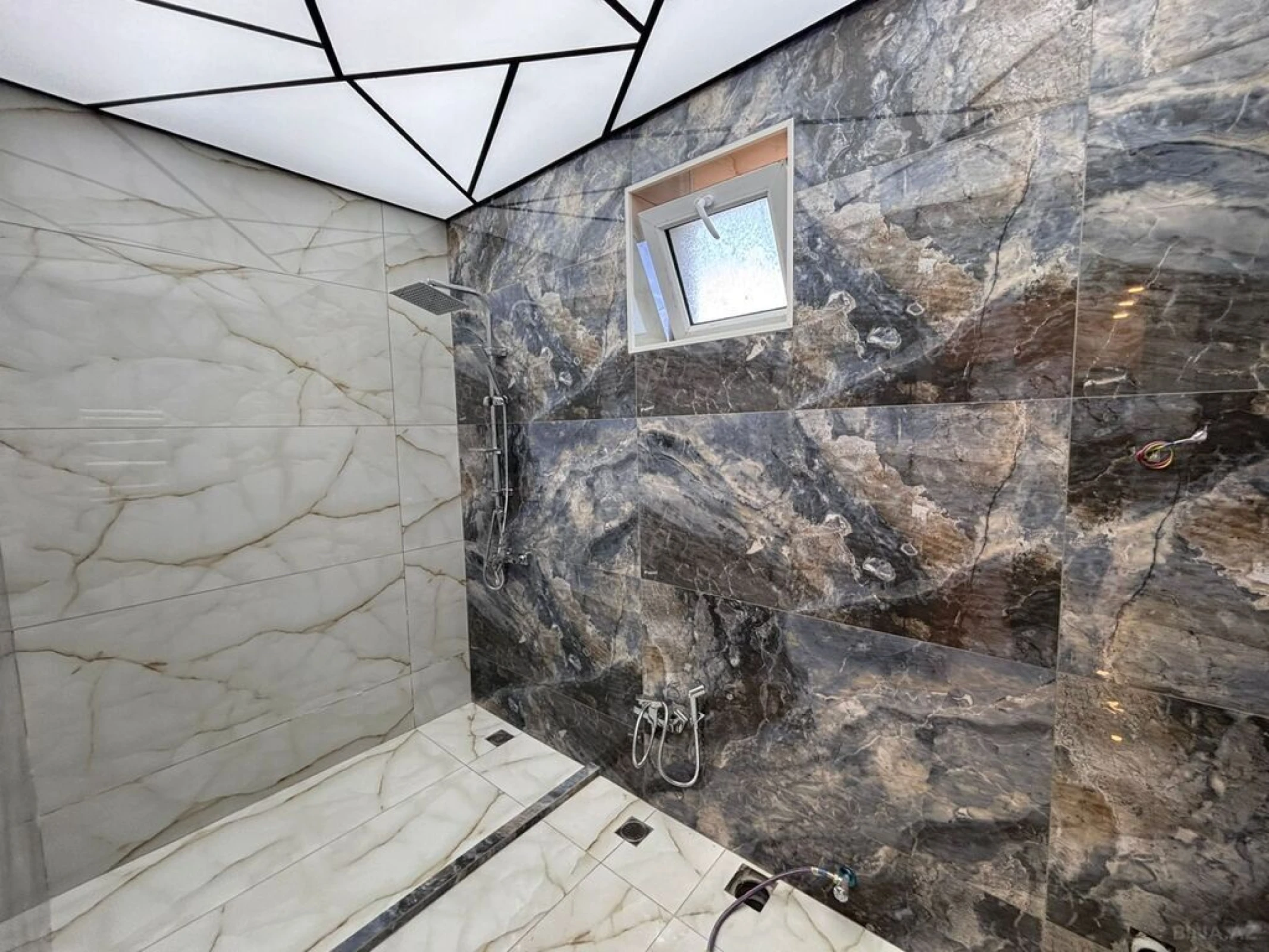 Satılır 4 otaqlı həyət evi 125 m²